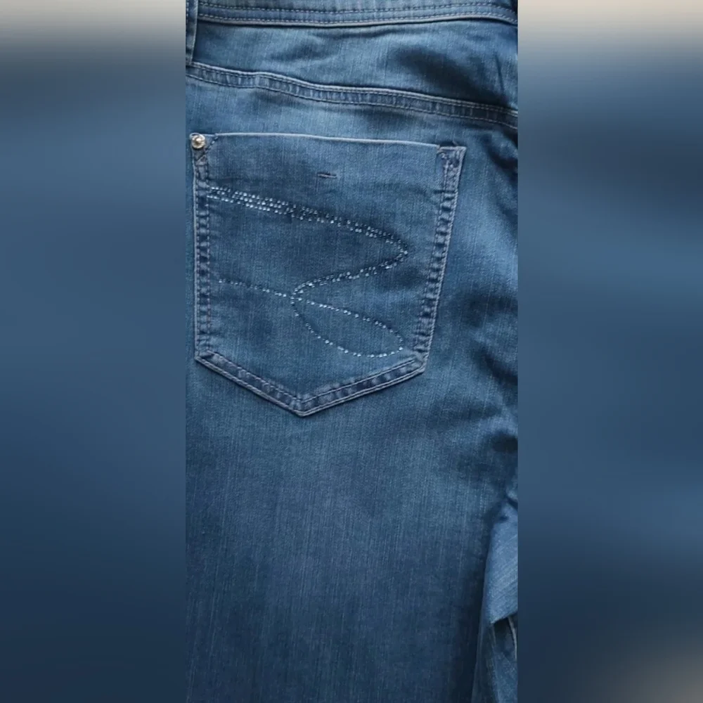 Seven 7 jeans Women Novelty Skinny Size 18 Color Blue  Embellished Pockets New